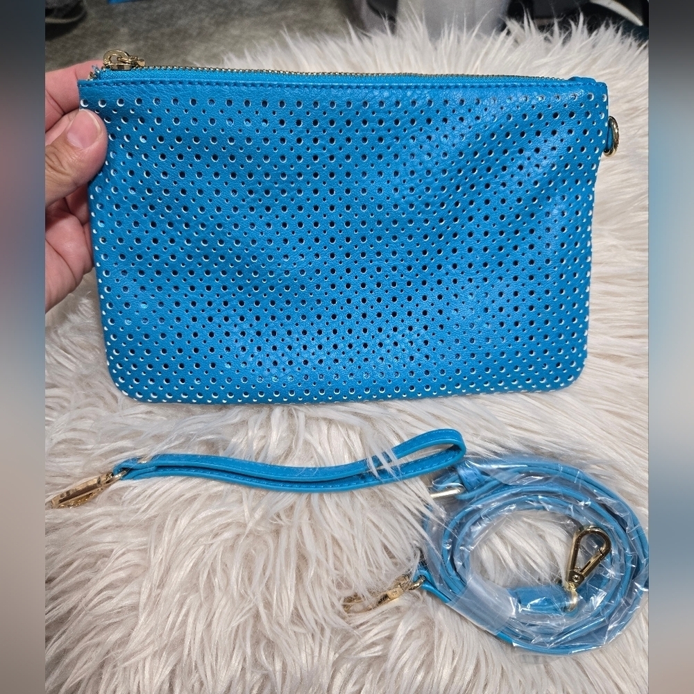 Charming Charlie Covertible Bag Crossbody Or Wristlet Blue Like New